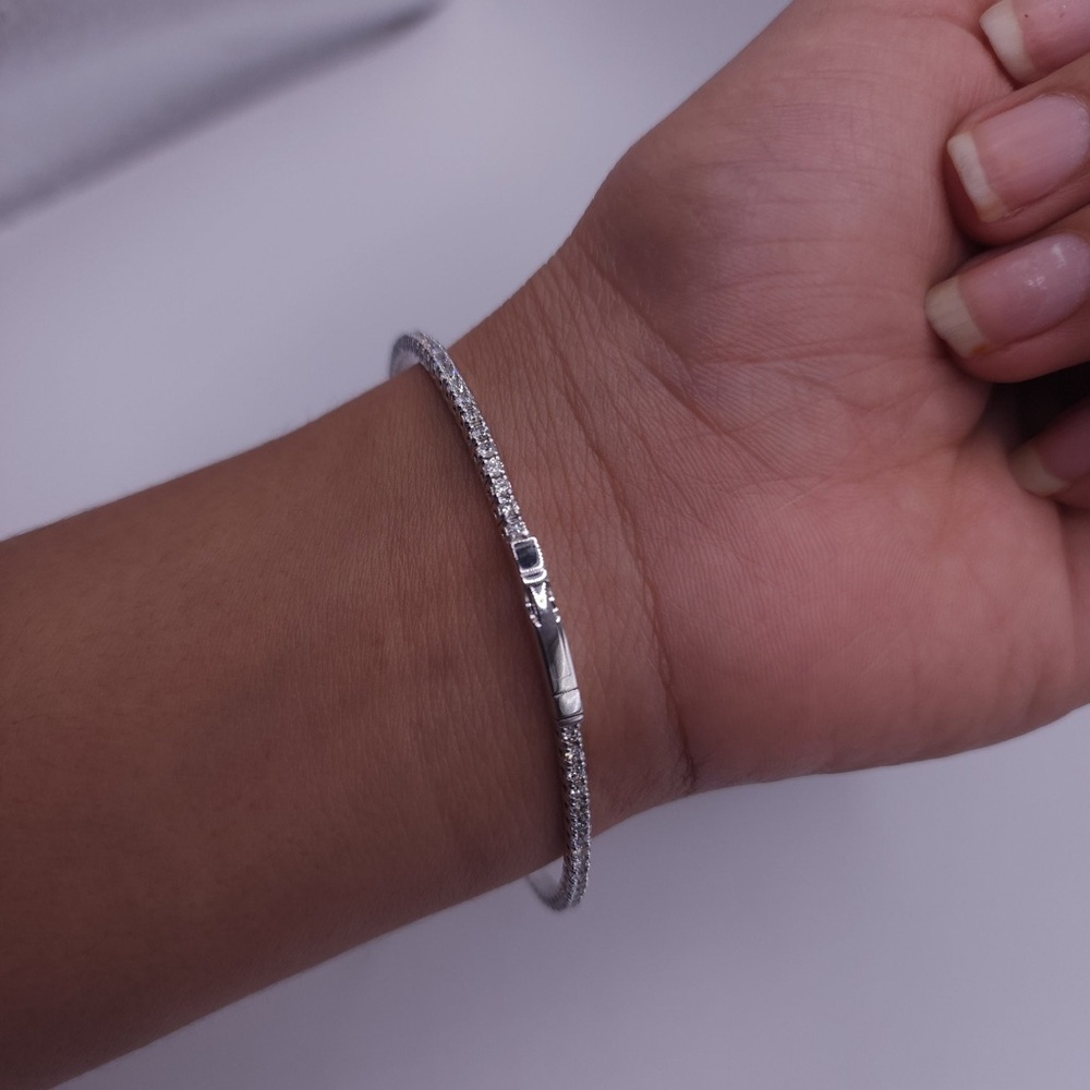 14 k w gold flexible bangle tennis bracelet w/over 3 carats of natural diamonds. - Picture 5 of 6